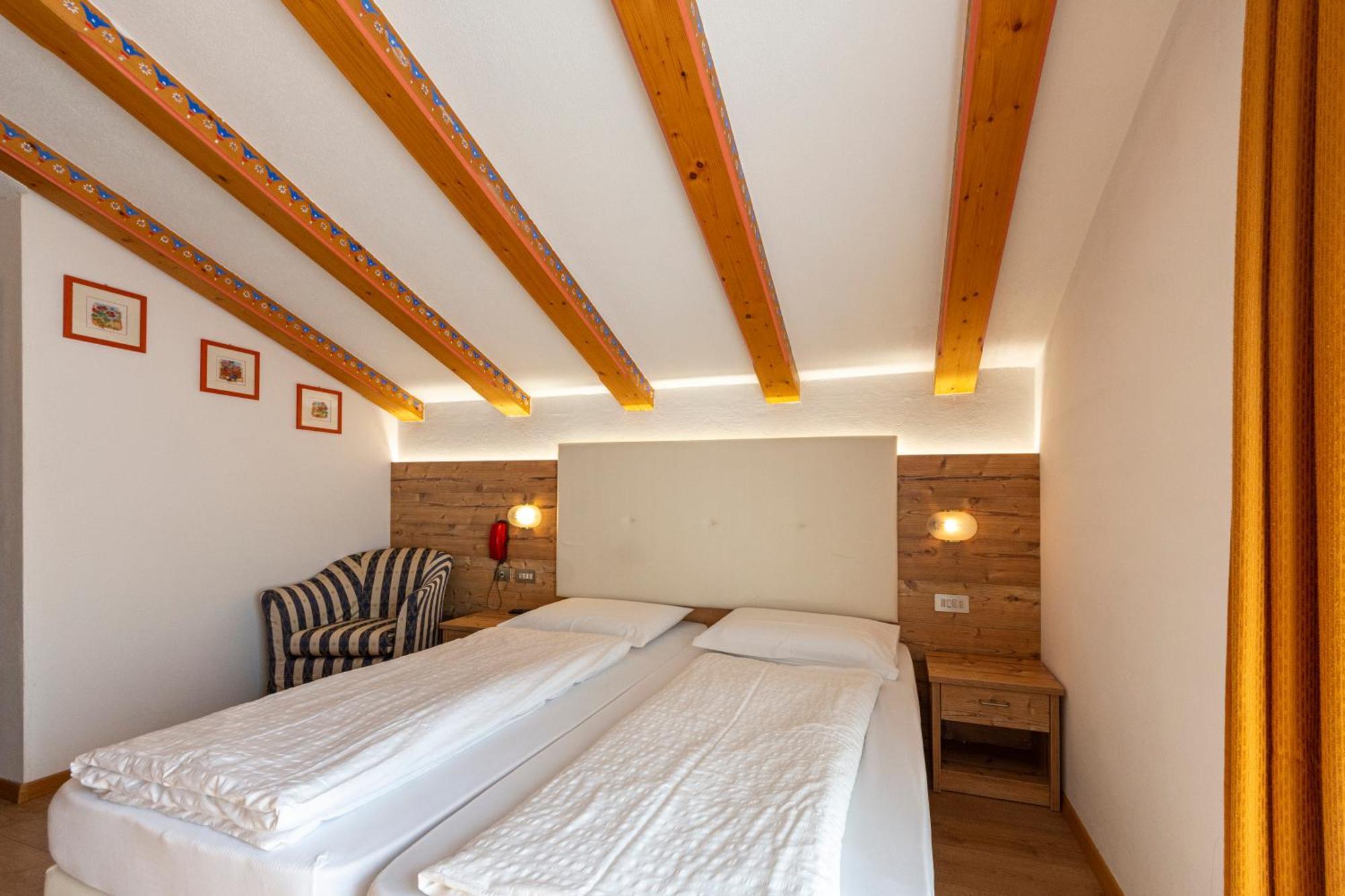 Hotel Cristallo วีโก ดี ฟาสซา ภายนอก รูปภาพ